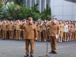 Bupati Minahasa Pimpin Apel Kerja, Serahkan SK Pelaksana Tugas, Satyalencana Karya Satya, hingga Piagam Paskibraka 2025
